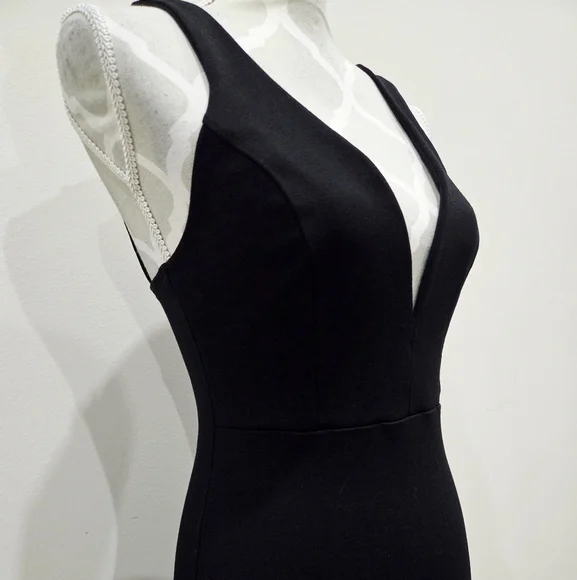 Room Service Black V-Neck Midi Dress - Picture 4 of 8